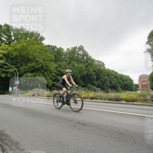 14.09.2025 - Stadtparktriathlon Michael Burmester http://msf.ph/oto/8891113 14.09.2025 10:22:14 Radfahren 521, 522, 578, 645, 708, 717 meine-sportfotos.de