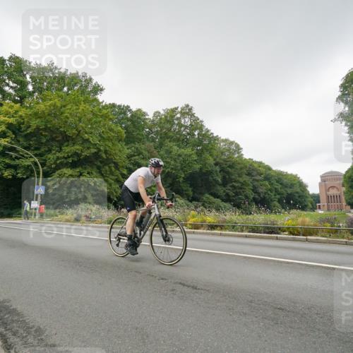 14.09.2025 - Stadtparktriathlon Michael Burmester http://msf.ph/oto/8891126 14.09.2025 10:22:46 Radfahren 526, 541, 553, 568, 584, 591, 646 meine-sportfotos.de