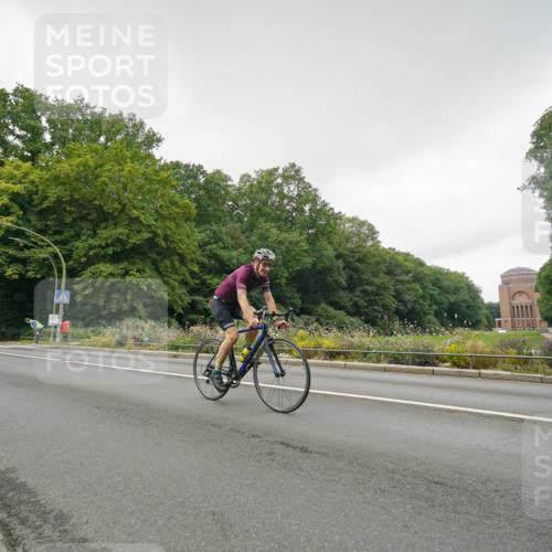 14.09.2025 - Stadtparktriathlon Michael Burmester http://msf.ph/oto/8891130 14.09.2025 10:22:54 Radfahren 556, 568, 591, 646, 654, 716 meine-sportfotos.de