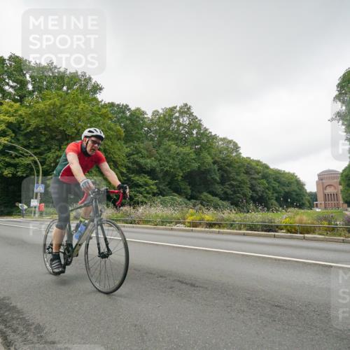 14.09.2025 - Stadtparktriathlon Michael Burmester http://msf.ph/oto/8891134 14.09.2025 10:23:02 Radfahren 556, 604, 654 meine-sportfotos.de