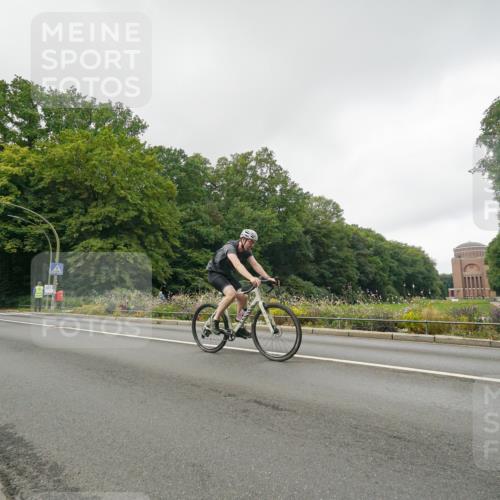 14.09.2025 - Stadtparktriathlon Michael Burmester http://msf.ph/oto/8891154 14.09.2025 10:23:36 Radfahren 545, 555, 587, 595, 607, 608, 618, 624, 698, 706 meine-sportfotos.de