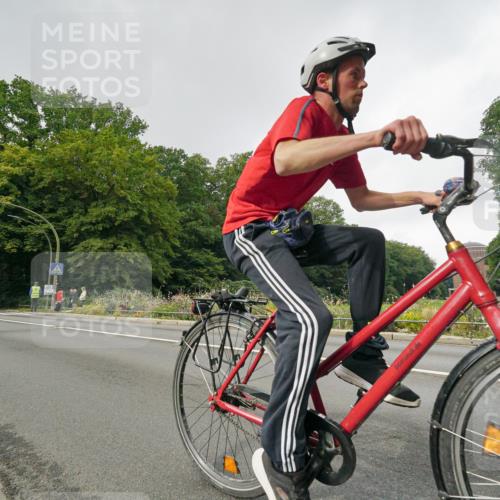 14.09.2025 - Stadtparktriathlon Michael Burmester http://msf.ph/oto/8891171 14.09.2025 10:24:36 Radfahren 537, 551, 558, 681, 683, 701 meine-sportfotos.de