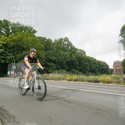 14.09.2025 - Stadtparktriathlon Michael Burmester http://msf.ph/oto/8891178 14.09.2025 10:24:43 Radfahren 511, 537, 551, 580, 663, 681, 683, 701 meine-sportfotos.de