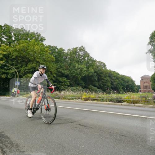 14.09.2025 - Stadtparktriathlon Michael Burmester http://msf.ph/oto/8891186 14.09.2025 10:24:59 Radfahren 519, 536, 668, 679 meine-sportfotos.de