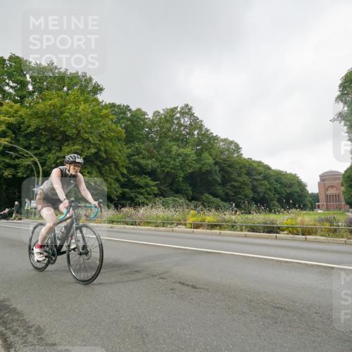 14.09.2025 - Stadtparktriathlon Michael Burmester http://msf.ph/oto/8891187 14.09.2025 10:25:00 Radfahren 519, 536, 668, 679 meine-sportfotos.de