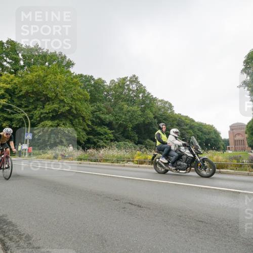 14.09.2025 - Stadtparktriathlon Michael Burmester http://msf.ph/oto/8891195 14.09.2025 10:25:18 Radfahren 571, 576, 630, 660, 671 meine-sportfotos.de