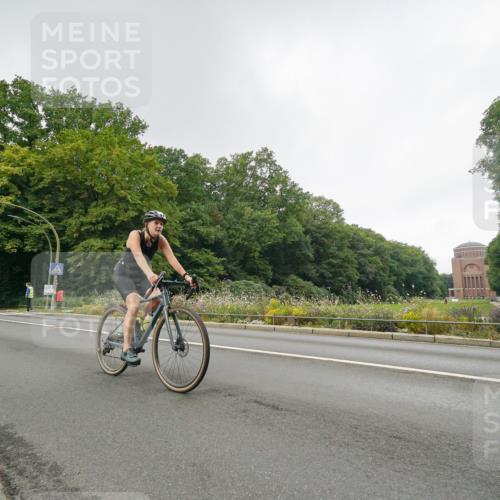 14.09.2025 - Stadtparktriathlon Michael Burmester http://msf.ph/oto/8891198 14.09.2025 10:25:26 Radfahren 630 meine-sportfotos.de