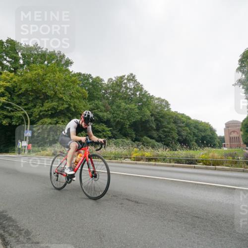 14.09.2025 - Stadtparktriathlon Michael Burmester http://msf.ph/oto/8891205 14.09.2025 10:25:52 Radfahren 600, 601, 662, 674 meine-sportfotos.de