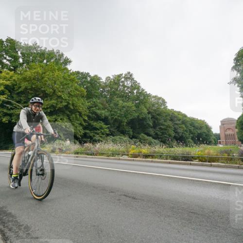 14.09.2025 - Stadtparktriathlon Michael Burmester http://msf.ph/oto/8891213 14.09.2025 10:26:05 Radfahren 513, 523, 542, 616, 629, 638, 676 meine-sportfotos.de
