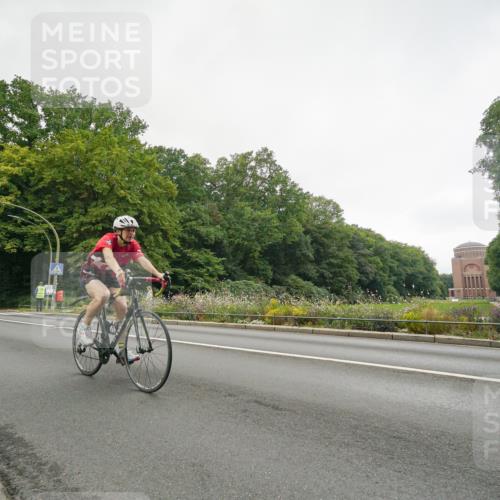 14.09.2025 - Stadtparktriathlon Michael Burmester http://msf.ph/oto/8891241 14.09.2025 10:27:10 Radfahren 530, 583, 631, 686, 693 meine-sportfotos.de