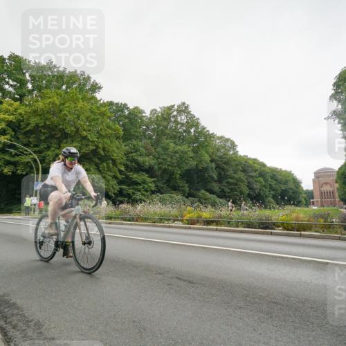14.09.2025 - Stadtparktriathlon Michael Burmester http://msf.ph/oto/8891247 14.09.2025 10:27:22 Radfahren 512, 535, 577, 651, 693 meine-sportfotos.de