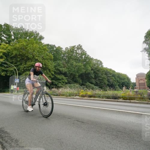 14.09.2025 - Stadtparktriathlon Michael Burmester http://msf.ph/oto/8891252 14.09.2025 10:27:26 Radfahren 512, 535, 577, 589, 651 meine-sportfotos.de