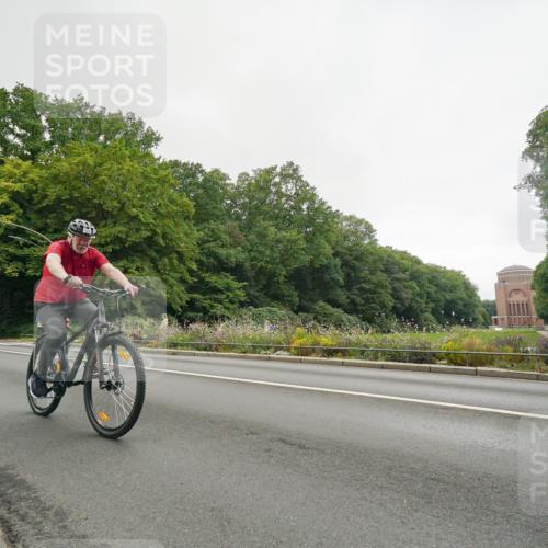 14.09.2025 - Stadtparktriathlon Michael Burmester http://msf.ph/oto/8891255 14.09.2025 10:27:47 Radfahren 518, 598 meine-sportfotos.de