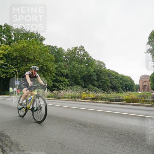 14.09.2025 - Stadtparktriathlon Michael Burmester http://msf.ph/oto/8891258 14.09.2025 10:27:51 Radfahren 518, 598 meine-sportfotos.de
