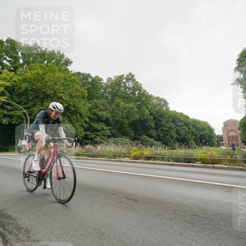 14.09.2025 - Stadtparktriathlon Michael Burmester http://msf.ph/oto/8891263 14.09.2025 10:28:11 Radfahren 534, 539, 622, 661, 677, 710 meine-sportfotos.de