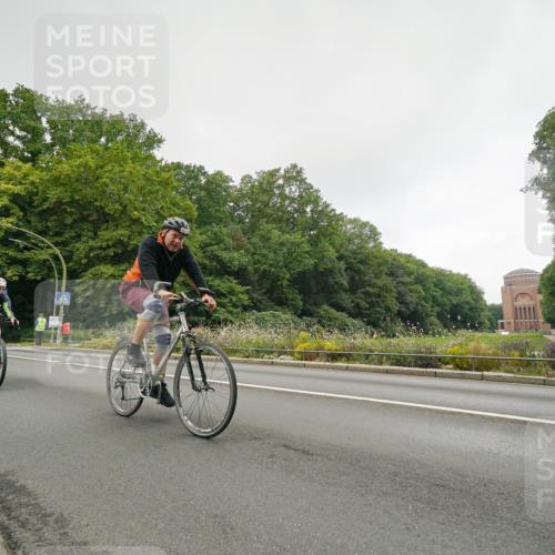 14.09.2025 - Stadtparktriathlon Michael Burmester http://msf.ph/oto/8891274 14.09.2025 10:28:52 Radfahren 611, 619, 632, 694, 720, 721 meine-sportfotos.de