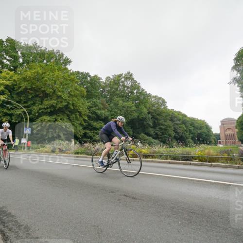 14.09.2025 - Stadtparktriathlon Michael Burmester http://msf.ph/oto/8891285 14.09.2025 10:29:12 Radfahren 532, 565, 643, 655, 685, 688 meine-sportfotos.de
