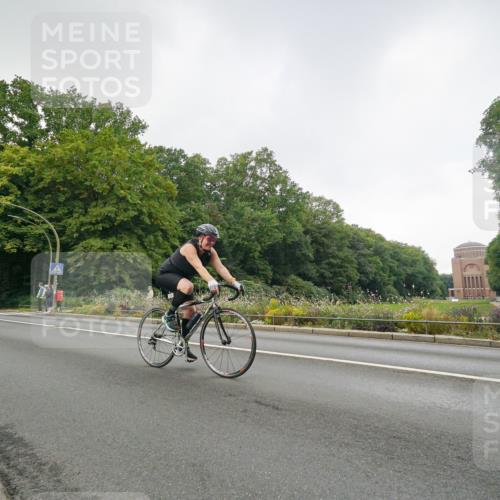 14.09.2025 - Stadtparktriathlon Michael Burmester http://msf.ph/oto/8891312 14.09.2025 10:30:31 Radfahren 586, 596, 620, 642, 645, 697, 699, 700, 704 meine-sportfotos.de