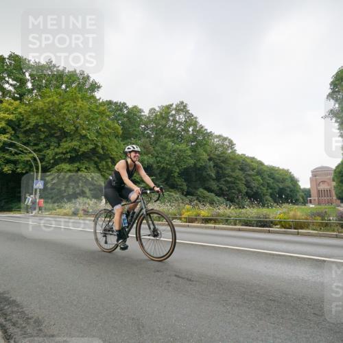 14.09.2025 - Stadtparktriathlon Michael Burmester http://msf.ph/oto/8891314 14.09.2025 10:30:32 Radfahren 586, 596, 620, 642, 645, 697, 699, 700 meine-sportfotos.de