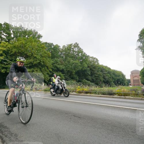 14.09.2025 - Stadtparktriathlon Michael Burmester http://msf.ph/oto/8891315 14.09.2025 10:30:34 Radfahren 596, 620, 642, 645, 697, 699, 700 meine-sportfotos.de