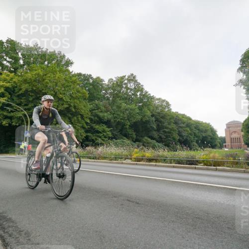 14.09.2025 - Stadtparktriathlon Michael Burmester http://msf.ph/oto/8891331 14.09.2025 10:31:08 Radfahren 533, 546, 553, 624, 636, 687, 706, 714 meine-sportfotos.de