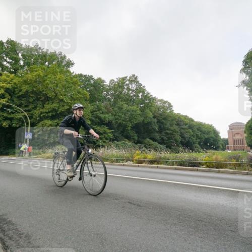 14.09.2025 - Stadtparktriathlon Michael Burmester http://msf.ph/oto/8891334 14.09.2025 10:31:15 Radfahren 553, 636, 650 meine-sportfotos.de