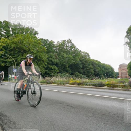 14.09.2025 - Stadtparktriathlon Michael Burmester http://msf.ph/oto/8891341 14.09.2025 10:31:45 Radfahren 526, 626, 647, 657 meine-sportfotos.de