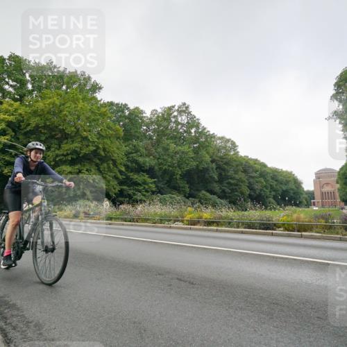 14.09.2025 - Stadtparktriathlon Michael Burmester http://msf.ph/oto/8891344 14.09.2025 10:31:47 Radfahren 526, 626, 647, 657 meine-sportfotos.de