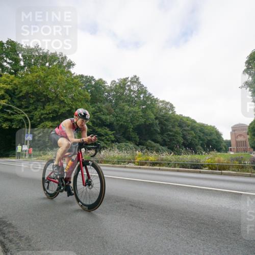 14.09.2025 - Stadtparktriathlon Michael Burmester http://msf.ph/oto/8891369 14.09.2025 10:33:43 Radfahren 641, 665, 674, 695, 735 meine-sportfotos.de