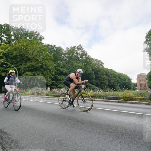 14.09.2025 - Stadtparktriathlon Michael Burmester http://msf.ph/oto/8891389 14.09.2025 10:34:54 Radfahren 511, 568, 659, 664, 749, 793 meine-sportfotos.de