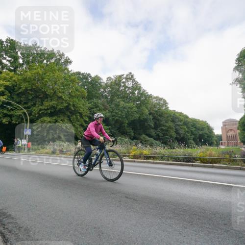 14.09.2025 - Stadtparktriathlon Michael Burmester http://msf.ph/oto/8891397 14.09.2025 10:35:16 Radfahren 536, 671, 679 meine-sportfotos.de