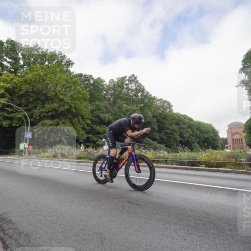 14.09.2025 - Stadtparktriathlon Michael Burmester http://msf.ph/oto/8891405 14.09.2025 10:35:45 Radfahren 629, 767, 769 meine-sportfotos.de