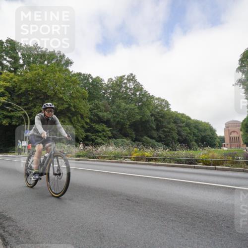 14.09.2025 - Stadtparktriathlon Michael Burmester http://msf.ph/oto/8891411 14.09.2025 10:36:04 Radfahren 513, 631, 770 meine-sportfotos.de