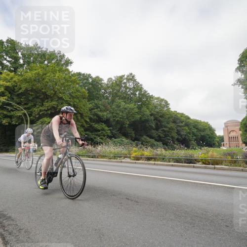 14.09.2025 - Stadtparktriathlon Michael Burmester http://msf.ph/oto/8891453 14.09.2025 10:37:30 Radfahren 535, 632, 685, 688, 702, 727, 743, 753 meine-sportfotos.de