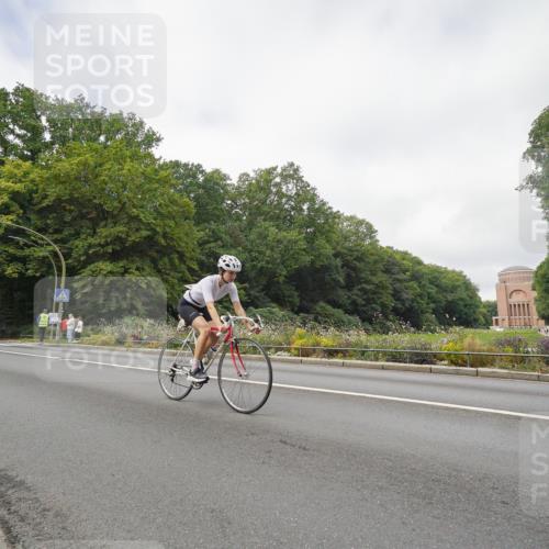 14.09.2025 - Stadtparktriathlon Michael Burmester http://msf.ph/oto/8891454 14.09.2025 10:37:31 Radfahren 535, 632, 685, 688, 702, 727, 743, 753 meine-sportfotos.de