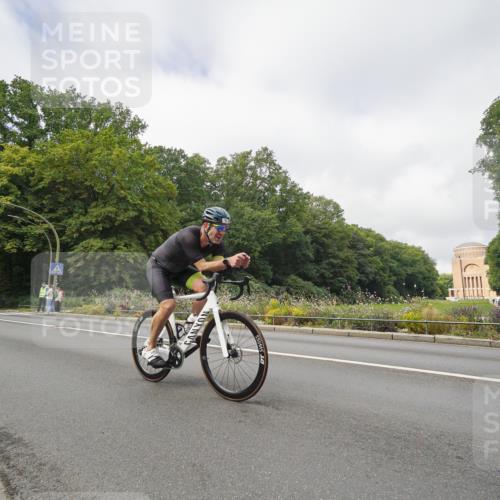 14.09.2025 - Stadtparktriathlon Michael Burmester http://msf.ph/oto/8891465 14.09.2025 10:38:02 Radfahren 642, 723, 730, 782, 804 meine-sportfotos.de