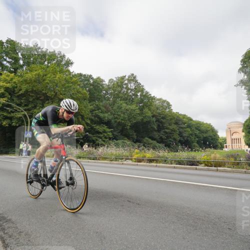 14.09.2025 - Stadtparktriathlon Michael Burmester http://msf.ph/oto/8891467 14.09.2025 10:38:03 Radfahren 642, 723, 730, 782, 804 meine-sportfotos.de