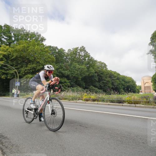 14.09.2025 - Stadtparktriathlon Michael Burmester http://msf.ph/oto/8891468 14.09.2025 10:38:08 Radfahren 642, 723, 730, 748, 750, 763 meine-sportfotos.de