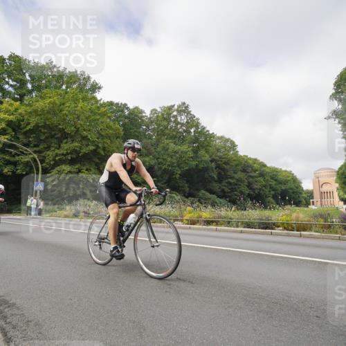 14.09.2025 - Stadtparktriathlon Michael Burmester http://msf.ph/oto/8891472 14.09.2025 10:38:15 Radfahren 705, 730, 748, 750, 759, 763, 799, 800 meine-sportfotos.de