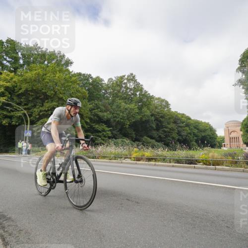 14.09.2025 - Stadtparktriathlon Michael Burmester http://msf.ph/oto/8891479 14.09.2025 10:38:22 Radfahren 704, 705, 759, 799, 800 meine-sportfotos.de