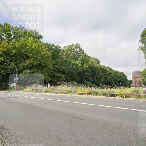 14.09.2025 - Stadtparktriathlon Michael Burmester http://msf.ph/oto/8891504 14.09.2025 10:39:06 Radfahren 636, 697, 732, 786 meine-sportfotos.de
