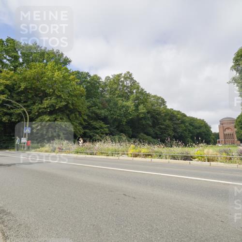 14.09.2025 - Stadtparktriathlon Michael Burmester http://msf.ph/oto/8891516 14.09.2025 10:39:12 Radfahren 636, 697, 732, 786, 801 meine-sportfotos.de