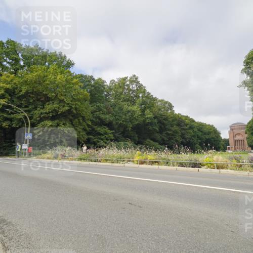 14.09.2025 - Stadtparktriathlon Michael Burmester http://msf.ph/oto/8891521 14.09.2025 10:39:15 Radfahren 697, 732, 758, 786, 801 meine-sportfotos.de