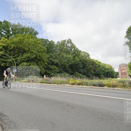 14.09.2025 - Stadtparktriathlon Michael Burmester http://msf.ph/oto/8891541 14.09.2025 10:39:53 Radfahren 736, 780, 790, 796 meine-sportfotos.de