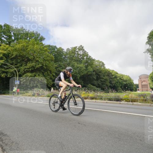 14.09.2025 - Stadtparktriathlon Michael Burmester http://msf.ph/oto/8891542 14.09.2025 10:39:54 Radfahren 736, 780, 790, 796 meine-sportfotos.de