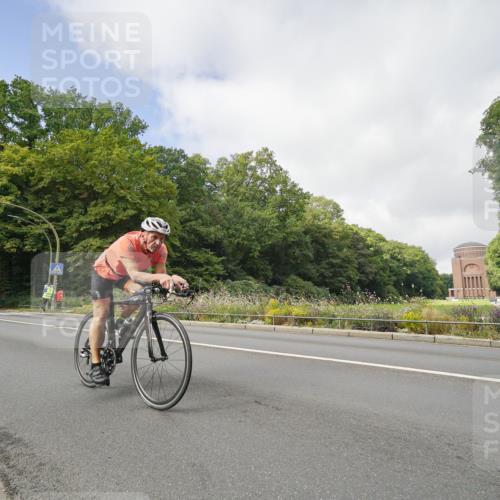 14.09.2025 - Stadtparktriathlon Michael Burmester http://msf.ph/oto/8891545 14.09.2025 10:39:58 Radfahren 647, 736, 740, 776, 780, 790, 796 meine-sportfotos.de