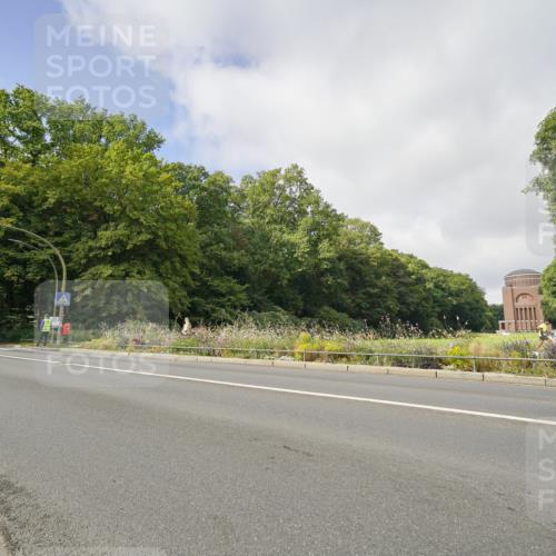 14.09.2025 - Stadtparktriathlon Michael Burmester http://msf.ph/oto/8891556 14.09.2025 10:40:08 Radfahren 647, 712, 740, 776 meine-sportfotos.de