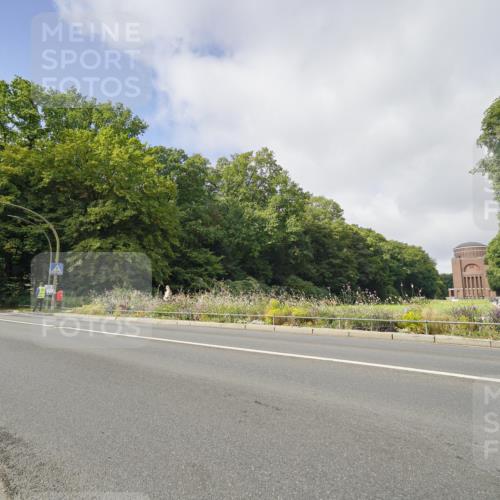 14.09.2025 - Stadtparktriathlon Michael Burmester http://msf.ph/oto/8891559 14.09.2025 10:40:09 Radfahren 647, 712, 740, 776 meine-sportfotos.de