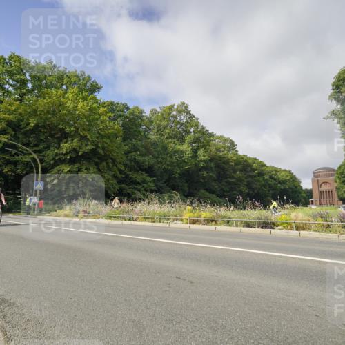 14.09.2025 - Stadtparktriathlon Michael Burmester http://msf.ph/oto/8891578 14.09.2025 10:40:20 Radfahren 626, 712, 714, 818 meine-sportfotos.de
