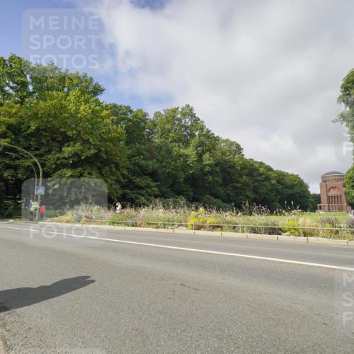 14.09.2025 - Stadtparktriathlon Michael Burmester http://msf.ph/oto/8891588 14.09.2025 10:40:26 Radfahren 626, 714, 807, 818 meine-sportfotos.de